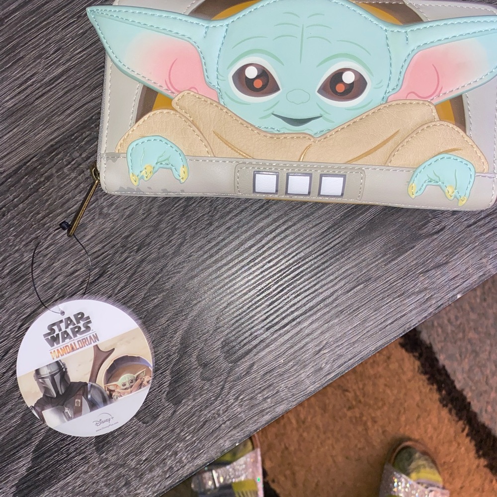 Loungefly baby yoda star wars edition wallet